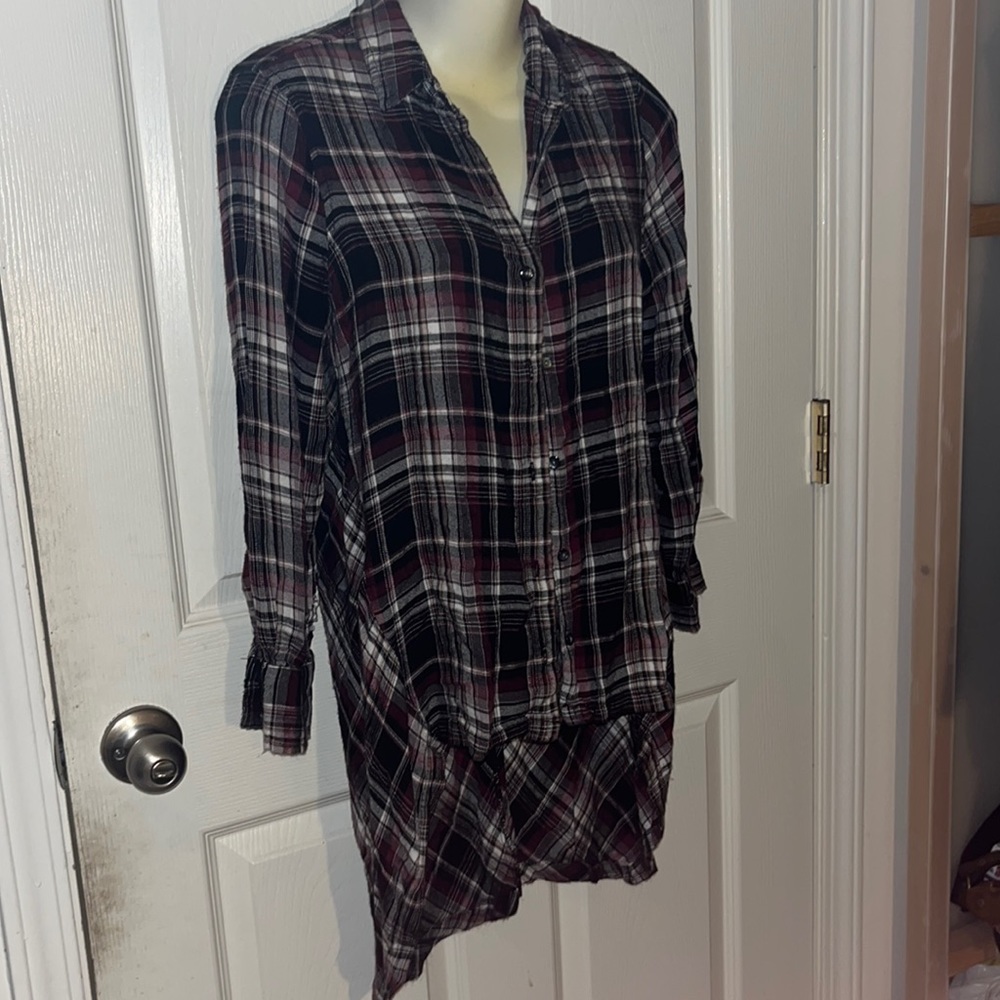 Max Studio flowy plaid top